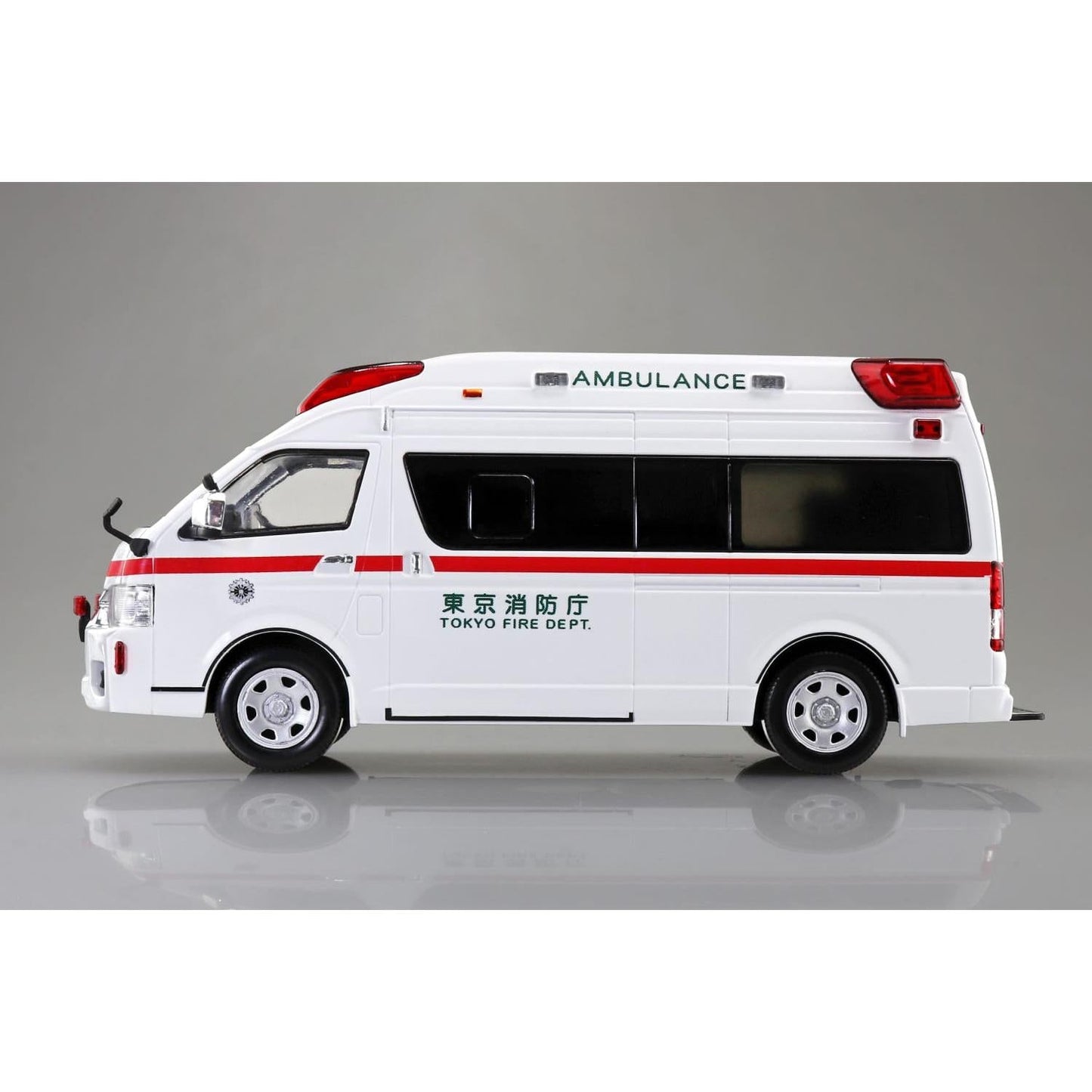 1/32 SNAP Toyota Hi-Medic Ambulance