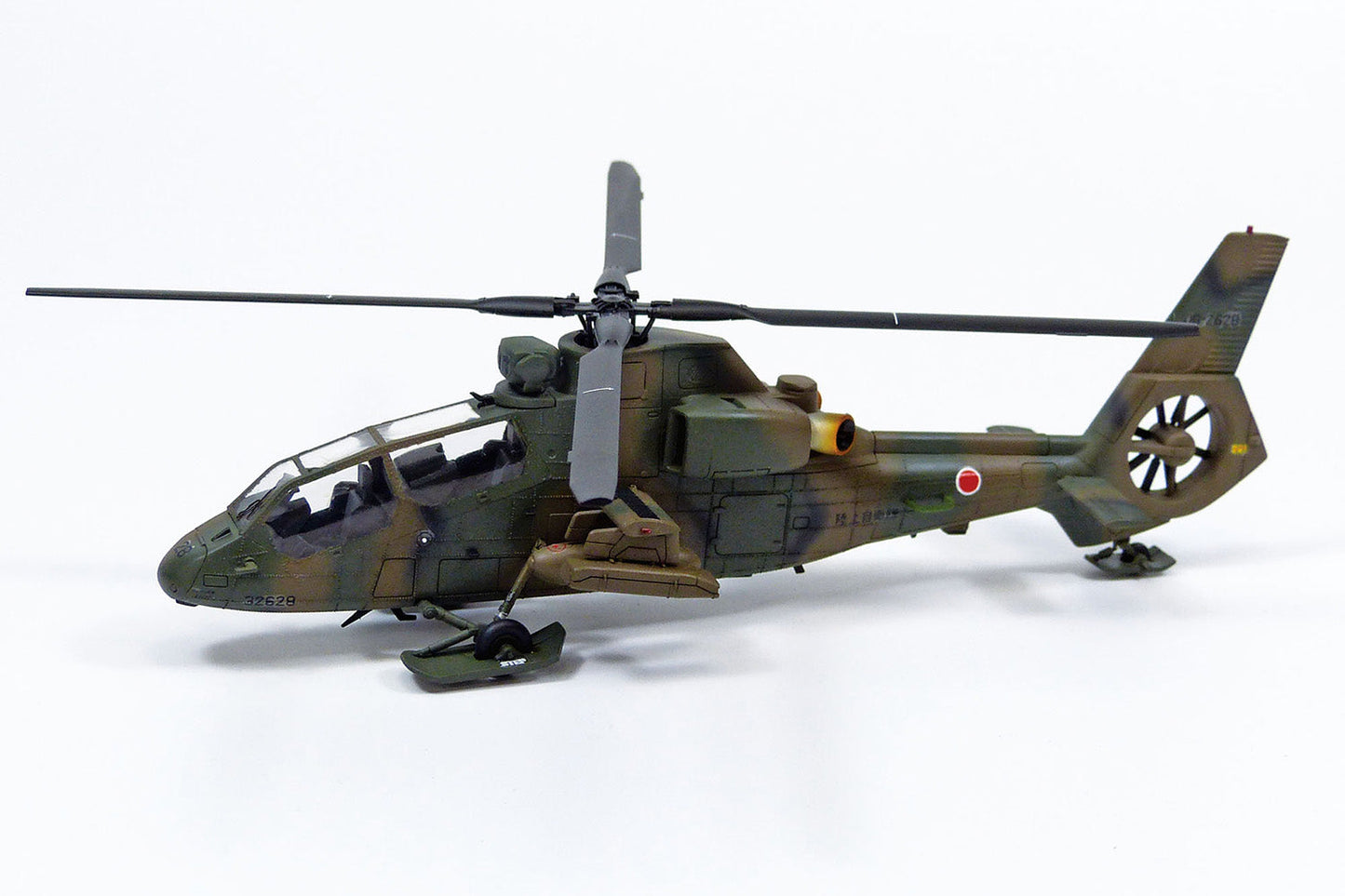 1/72 JGSDF Observation Helicopter OH-1 (with Utility Vehicle Set)