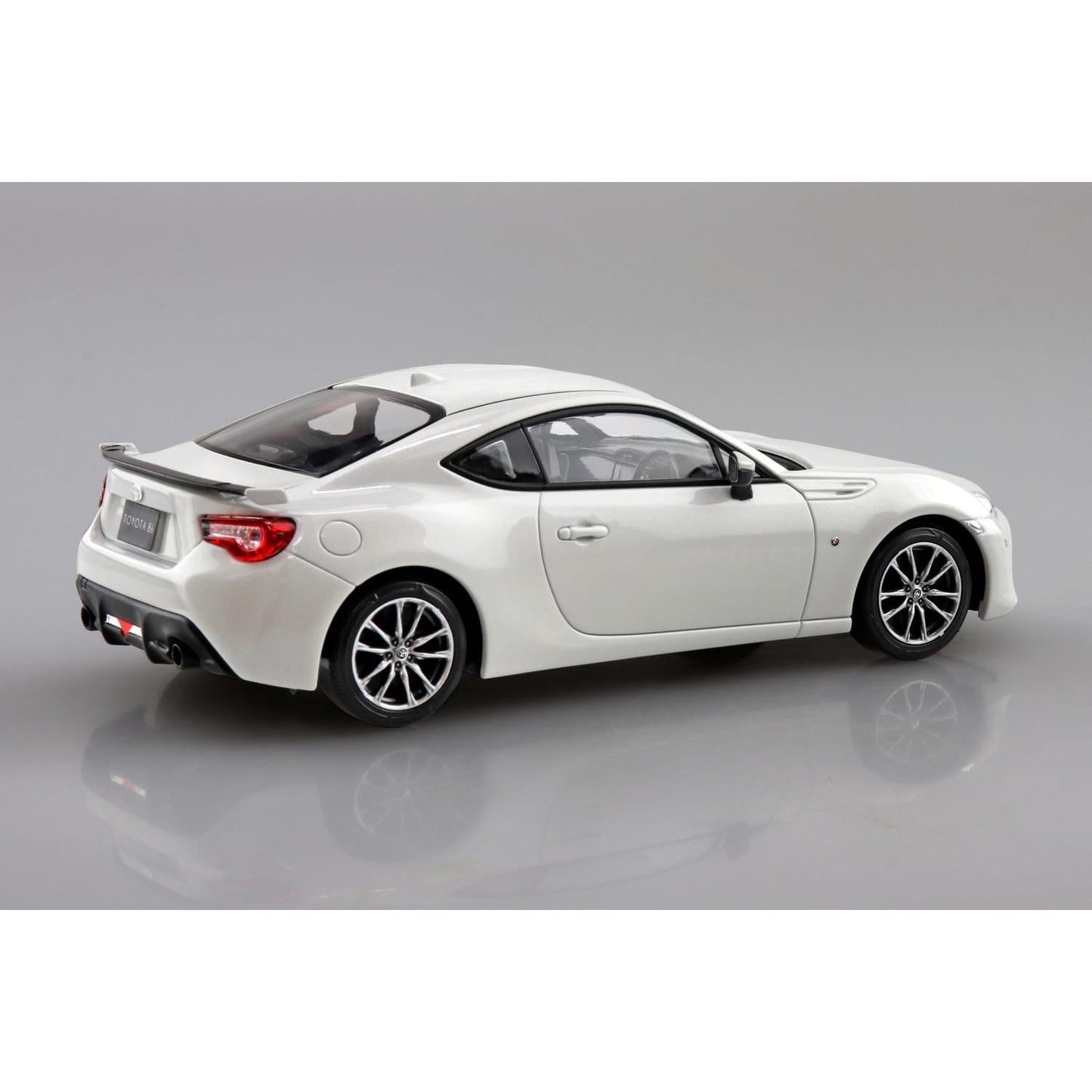 1/32 Snap Toyota 86 (Crystal White Pearl)