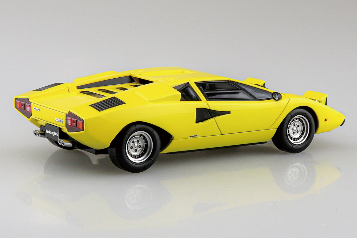 1/32 Lamborghini Countach LP400 (Yellow)