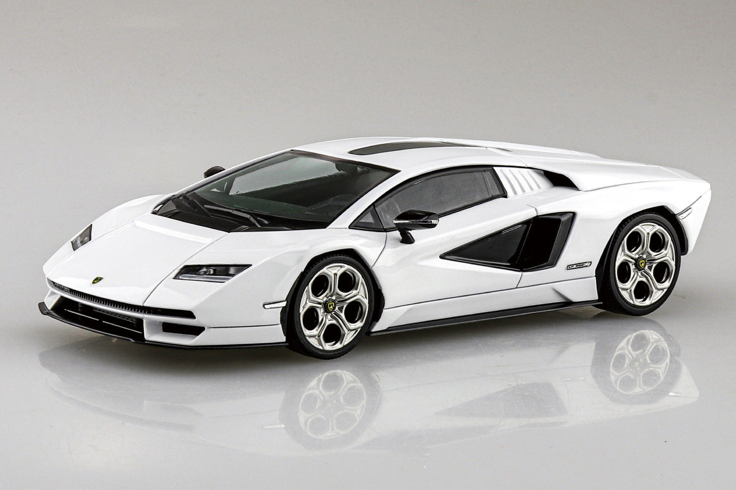 1/32 Lamborghini Countach LPI 800-4 (White)