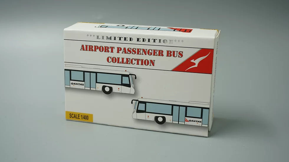 1/400 AIRPORT BUS QANTAS 4 IN ONE SET