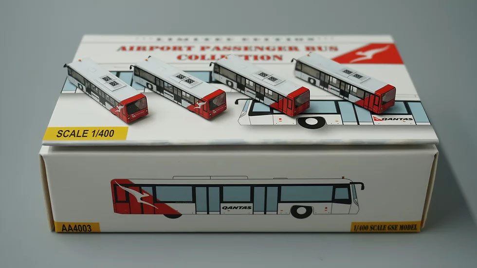 1/400 AIRPORT BUS QANTAS 4 IN ONE SET