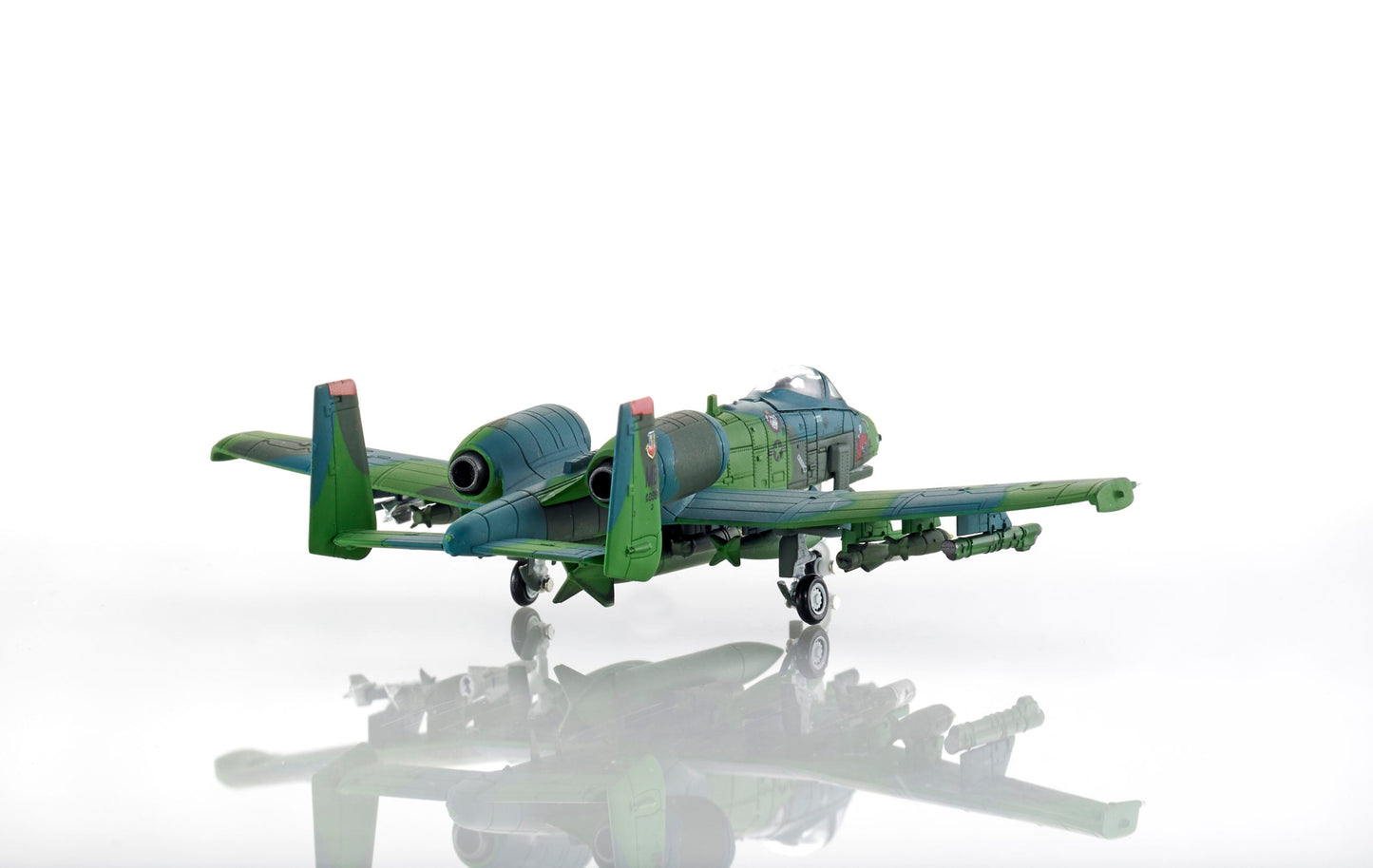 1/144 A-10A Thunderbolt II  353rd  TFS Panthers