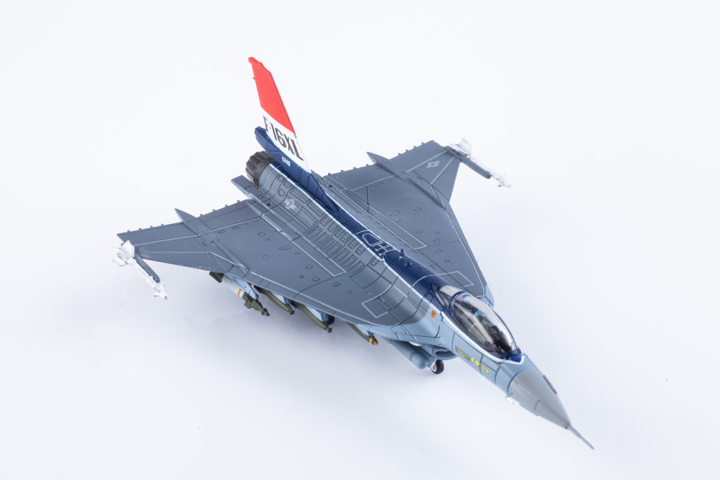 1/144 F-16XL U.S. Air Force XL-1 Prototype