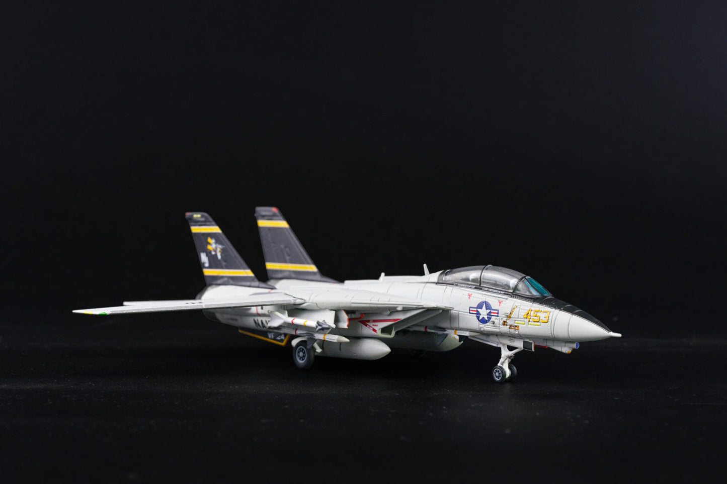 1/144 F-14A Tomcat   VF-124 Gunfighters NJ453