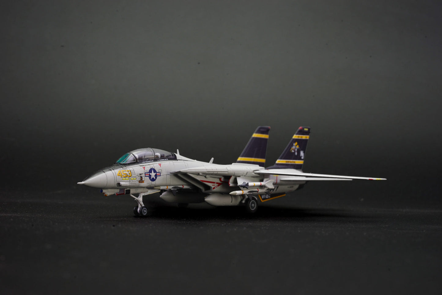 1/144 F-14A Tomcat   VF-124 Gunfighters NJ453