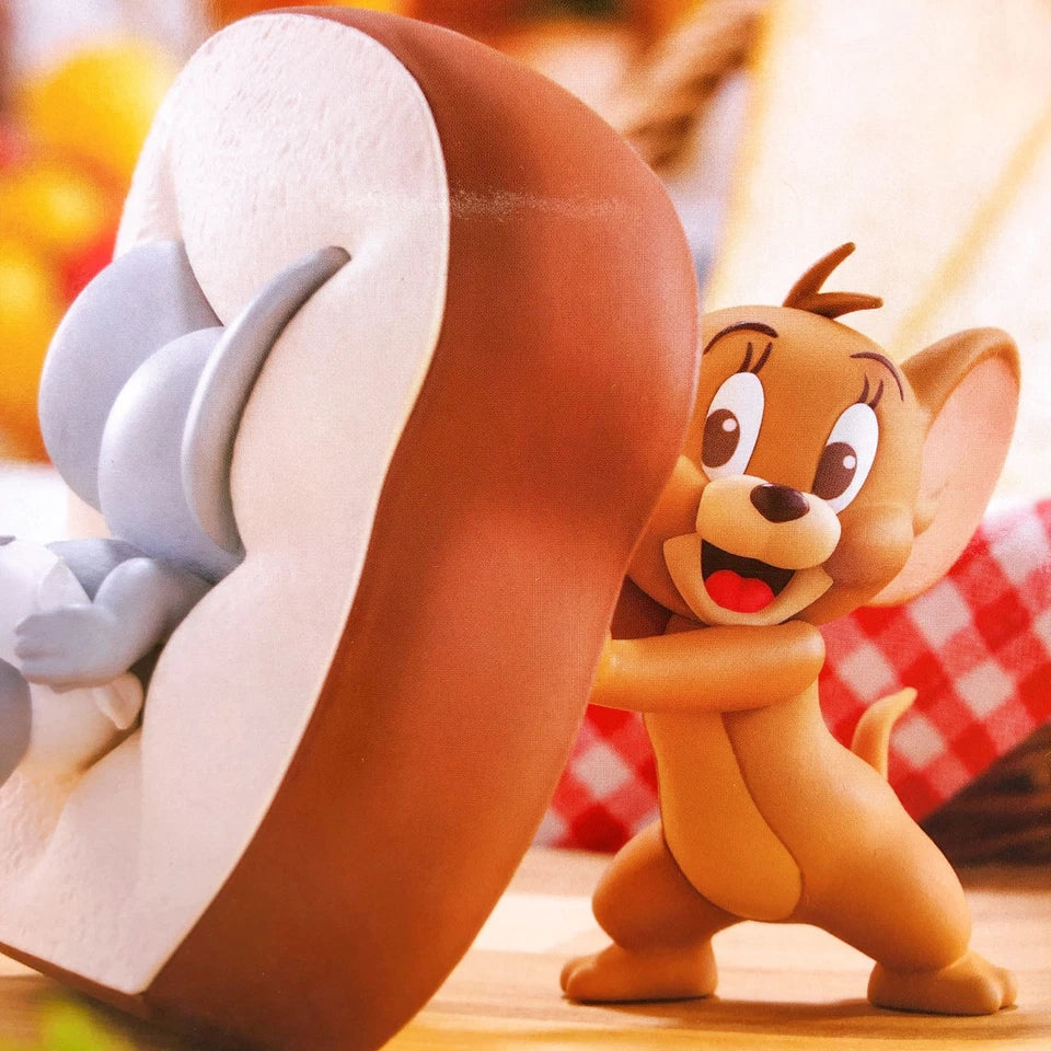 Tom and Jerry Big Soft Vinyl Figure-Yummy Bread-