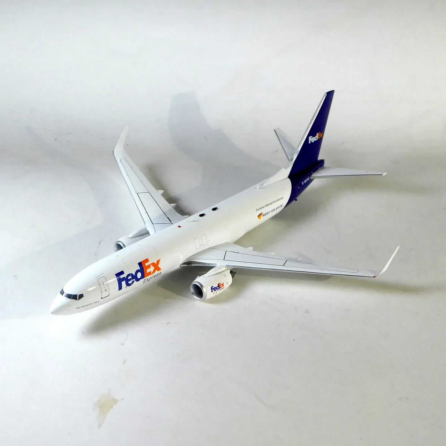 1/200 FedEx Boeing737-83NBCF G-NPTD