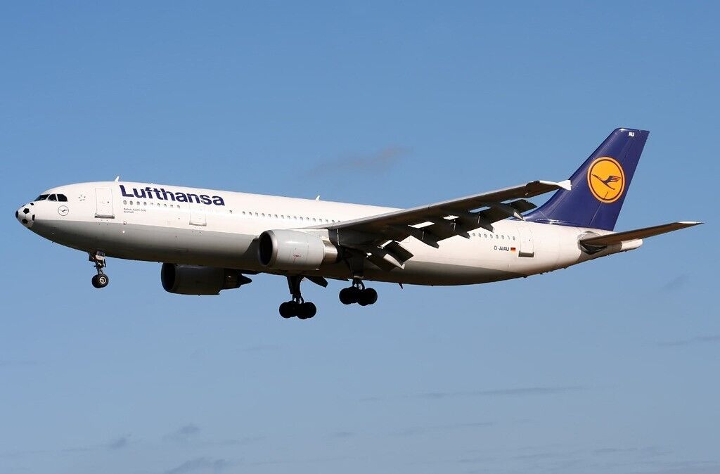 1/200 Lufthansa A300-600R D-AIAU "Football Nose"