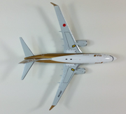 1/200 ANA B737-700 JA01AN "Gold"
