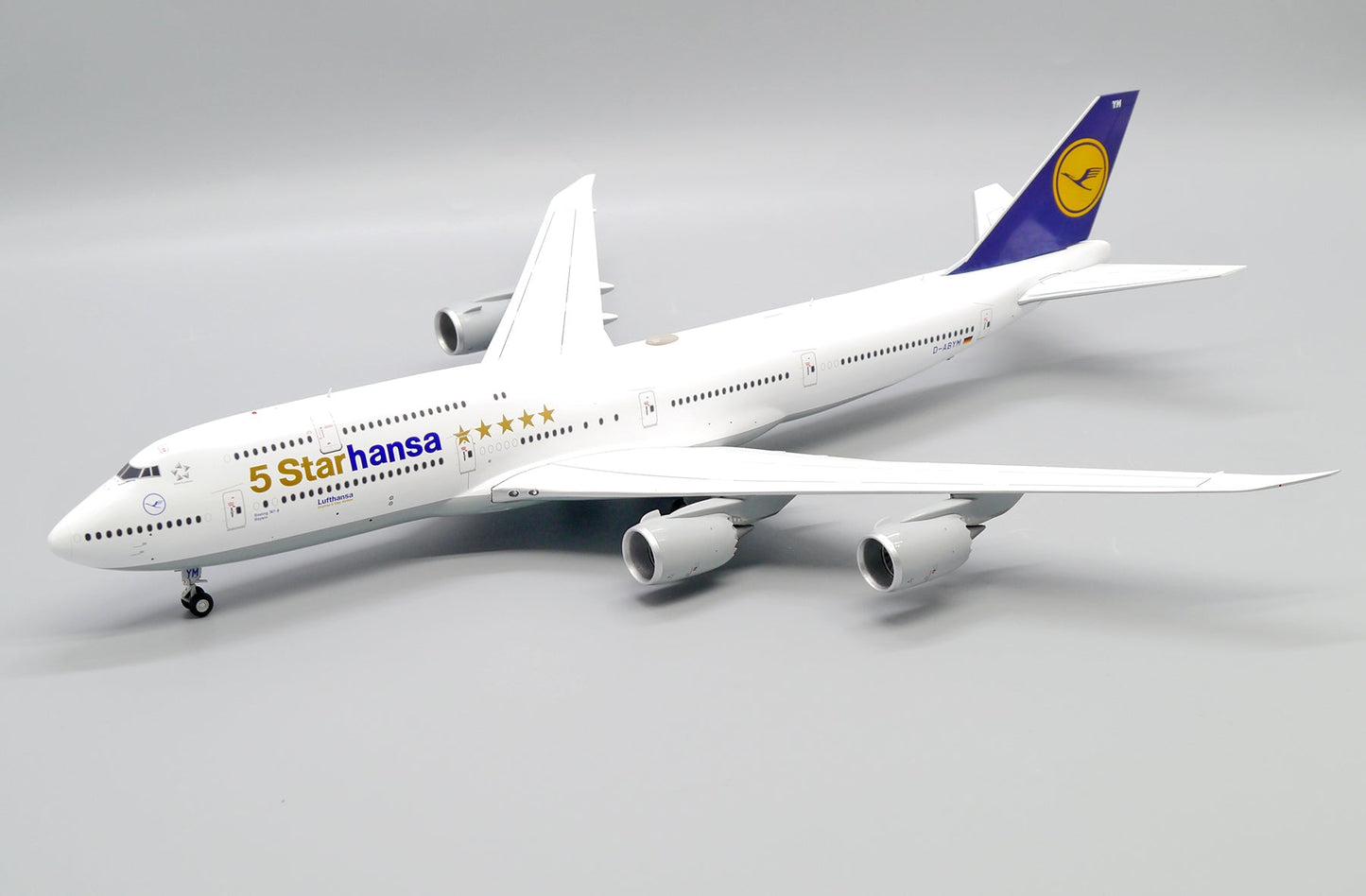 Lufthansa B747-8 D-ABYM "5 Starhansa"