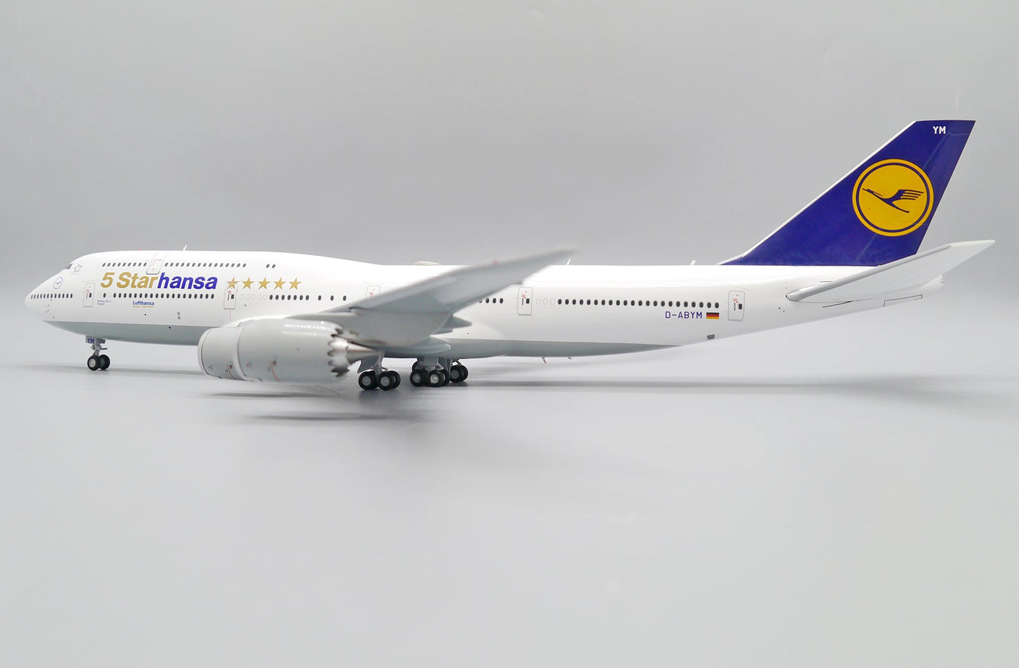 Lufthansa B747-8 D-ABYM "5 Starhansa"