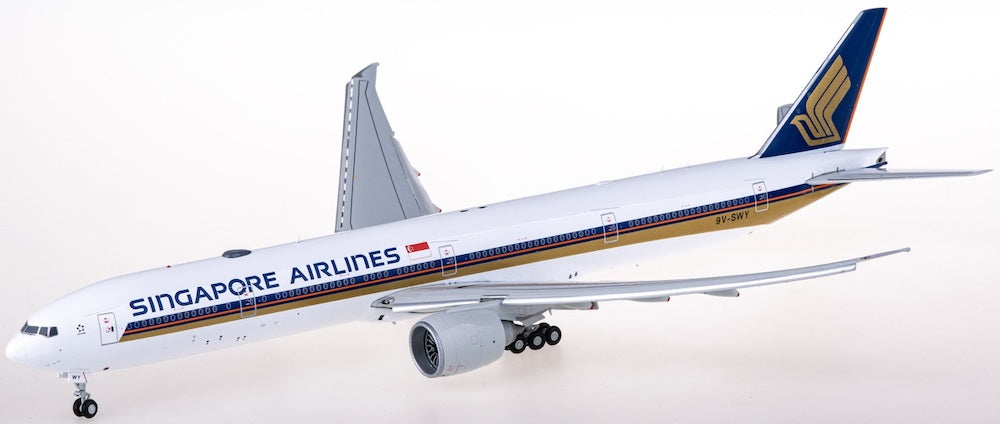 1/200 Singapore Airlines B777-300ER Flap Down