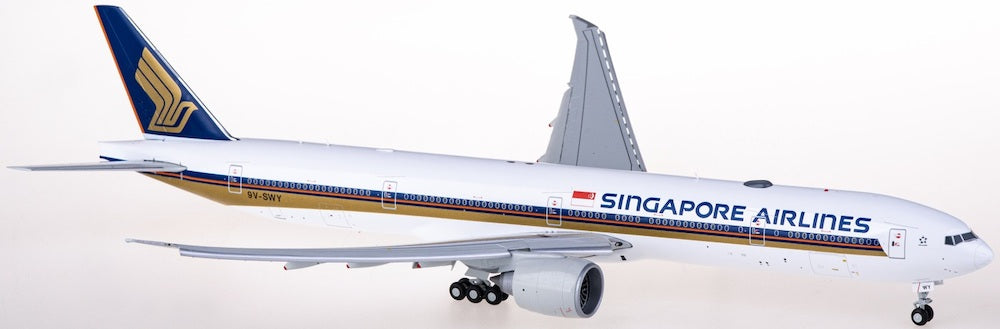 1/200 Singapore Airlines B777-300ER Flap Down