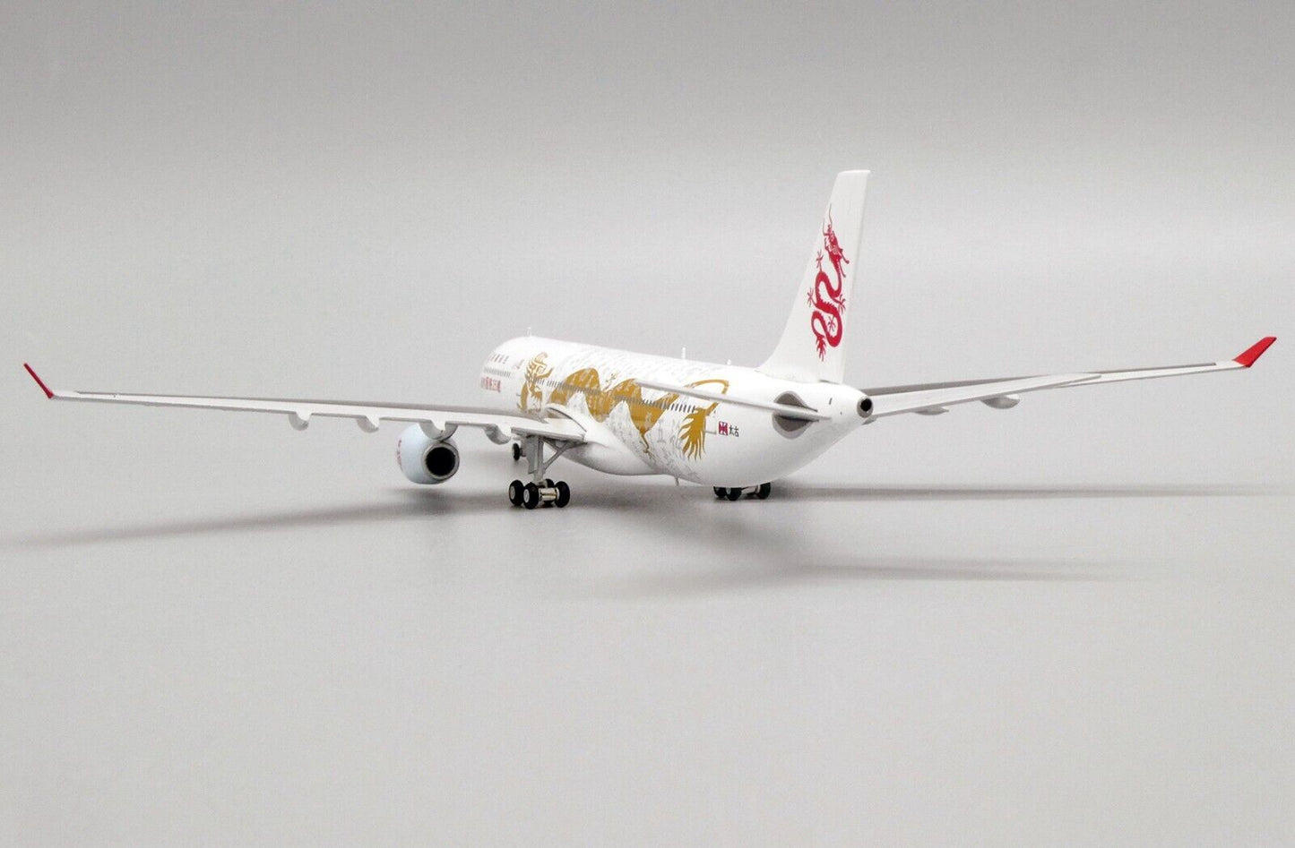 1/400 Dragonair A330-300 B-HYF "Serving you for 25 years"