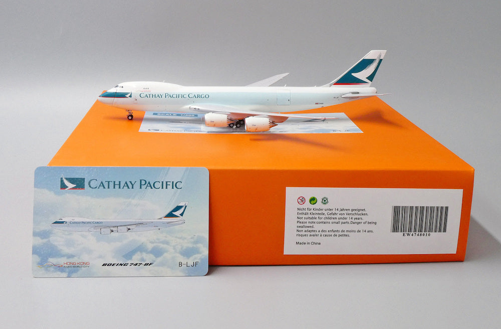 1/400 Cathay Pacific B747-8F Interactive Series B-LJF