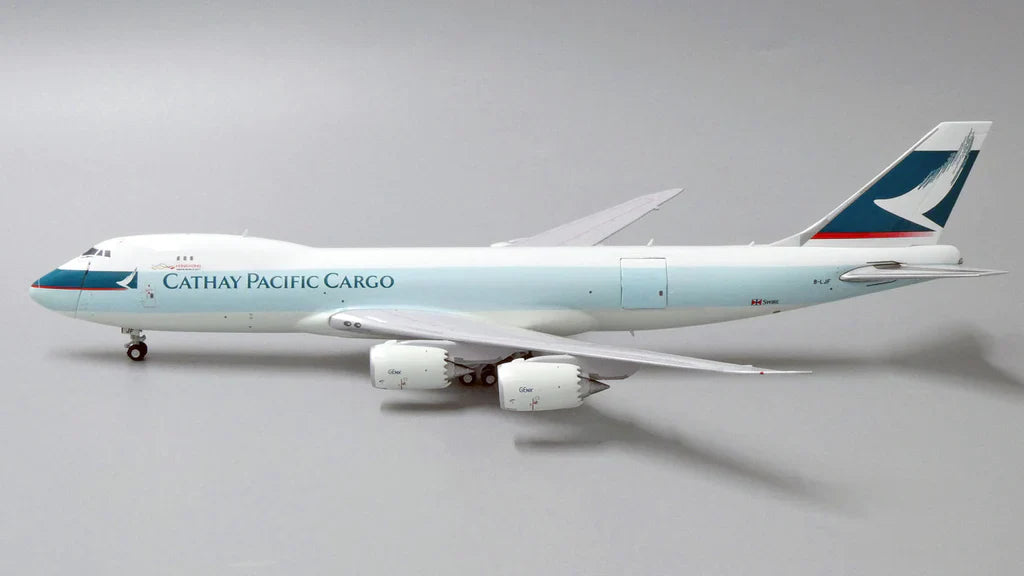 1/400 Cathay Pacific B747-8F Interactive Series B-LJF