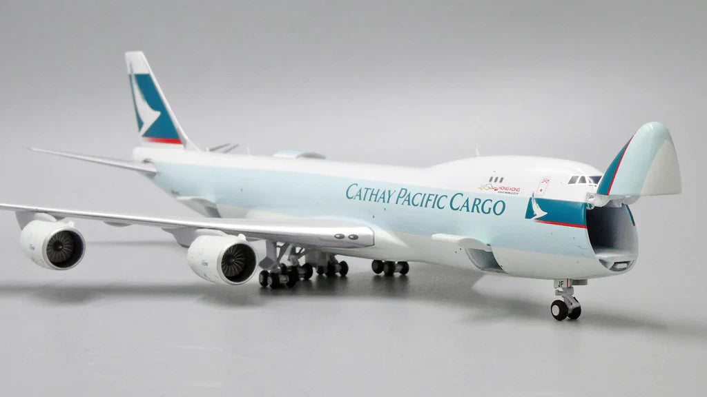 1/400 Cathay Pacific B747-8F Interactive Series B-LJF