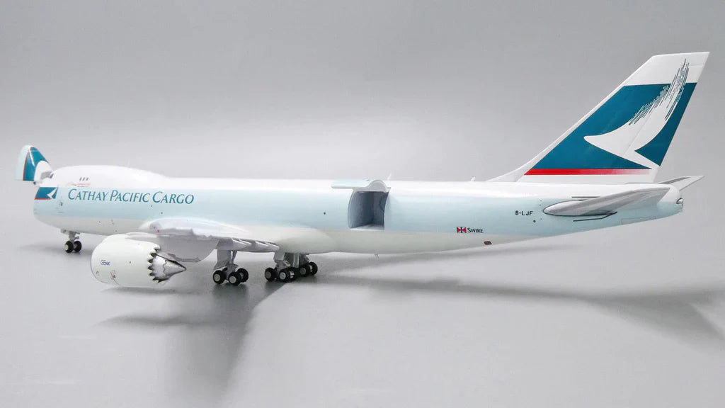 1/400 Cathay Pacific B747-8F Interactive Series B-LJF