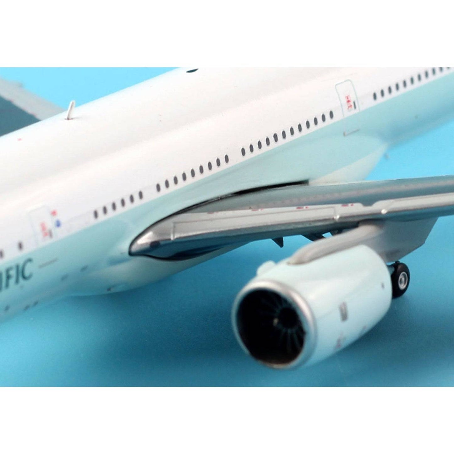 JC Wings 1/400 Misc. B777-200 B-HNL w/Antenna