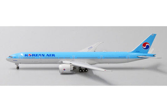 Korean Air B777-300ER HL7204