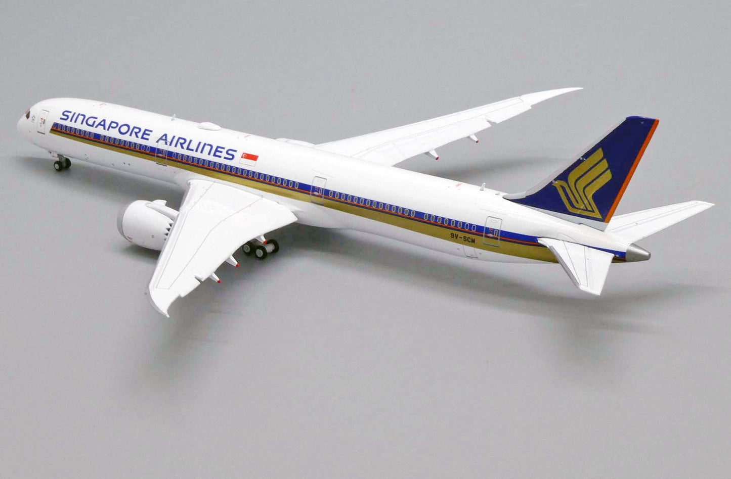 Singapore Airlines B787-10 9V-SCM (Flaps Down)