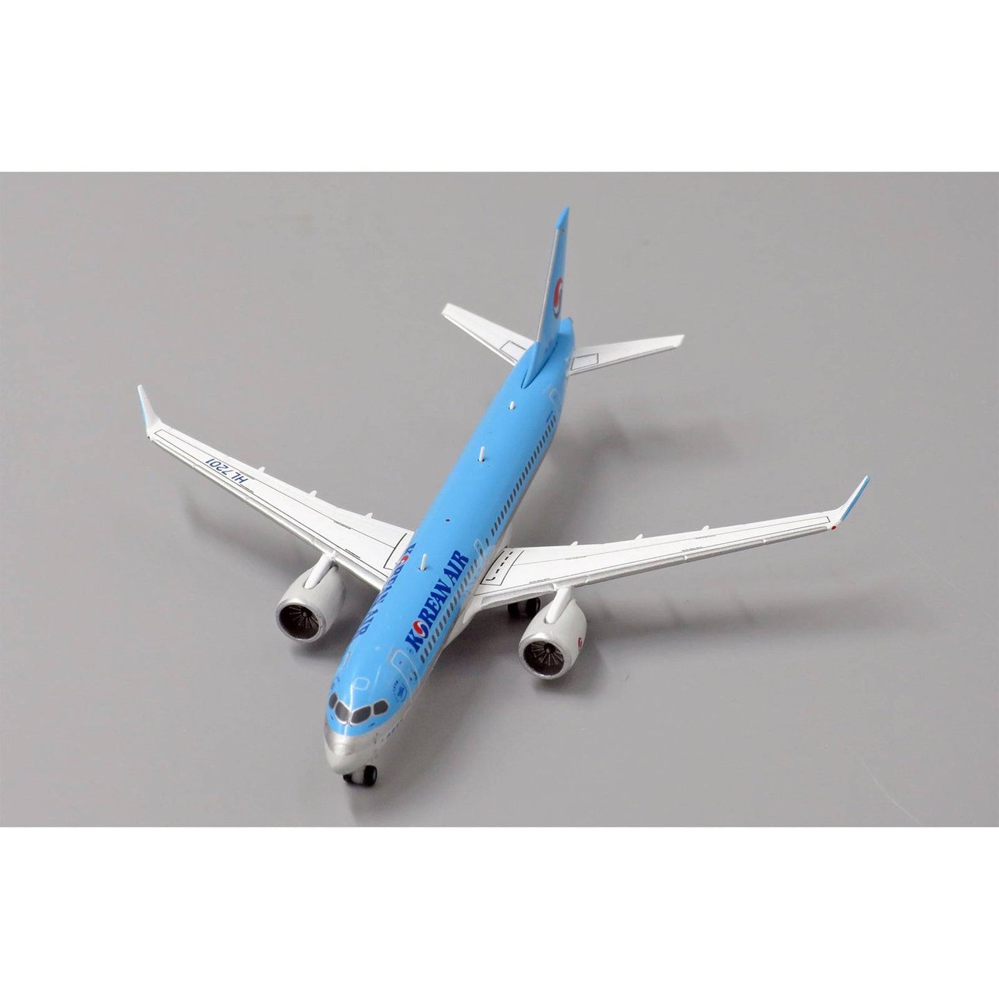 1/400 Korean Air Bombadier CS300 HL7201