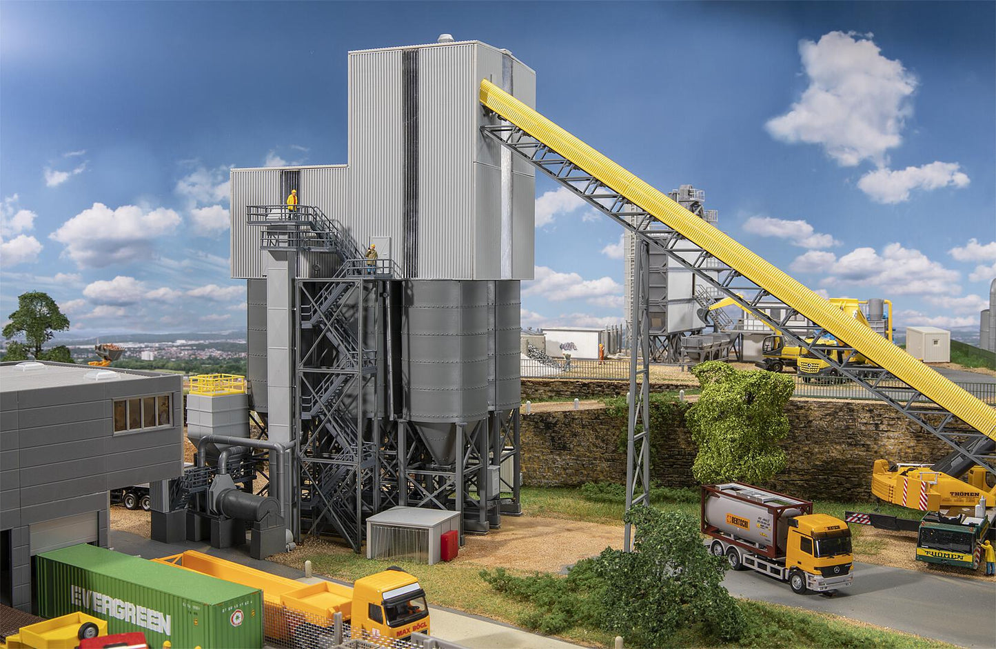 HO Modern Stone Crushing Plant