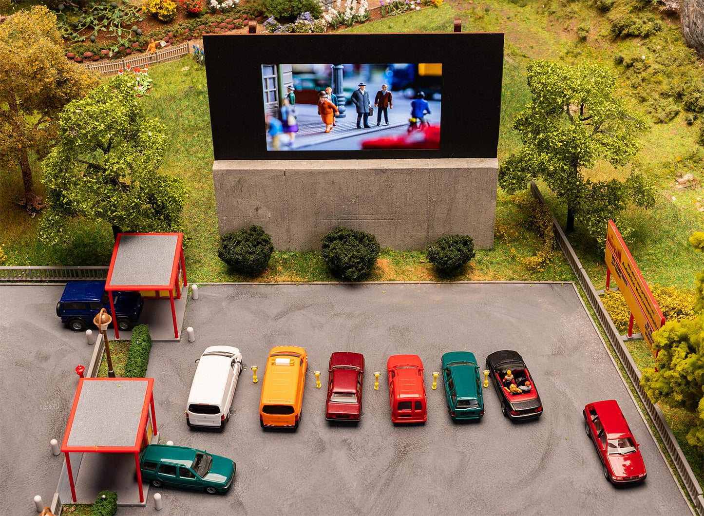 HO Drive-In Movie Theatre