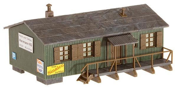 HO Wooden Hut