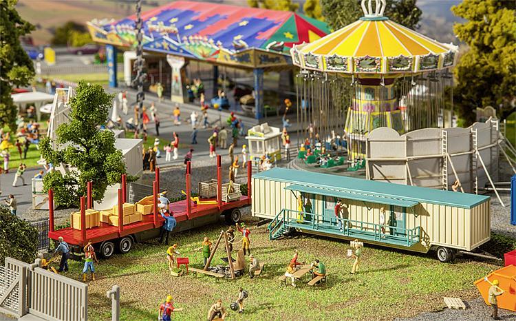 HO Fairground Caravan Set III