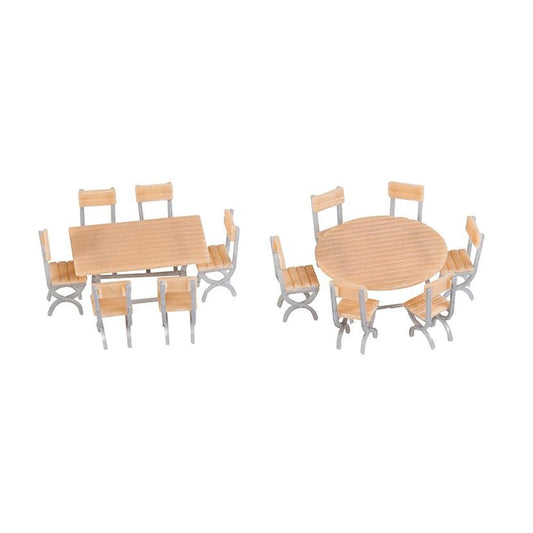 HO 2 Tables and 2 Chairs