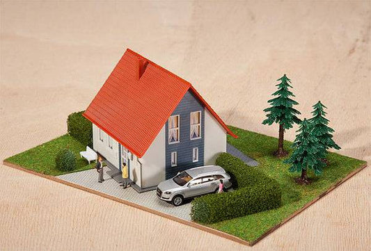 HO Creative Building Set 1. Family House