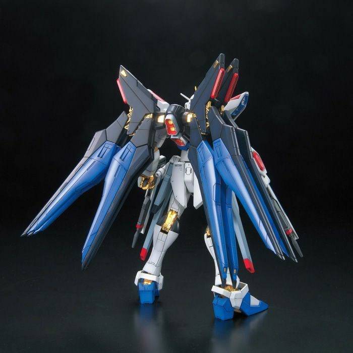 MG 1/100 STRIKE FREEDOM GUNDAM FULL BURST MODE