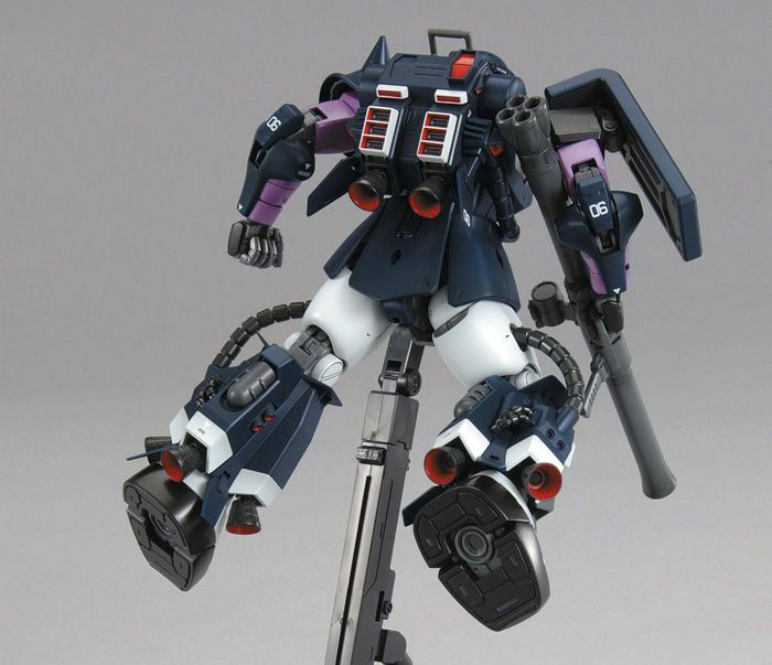 MG 1/100 ZAKU II BLACK TRI-STARS Ver. 2.0