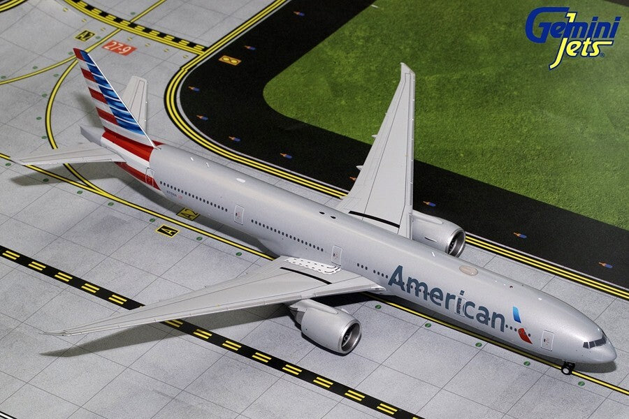 1/200 American B777-300ER N719AN