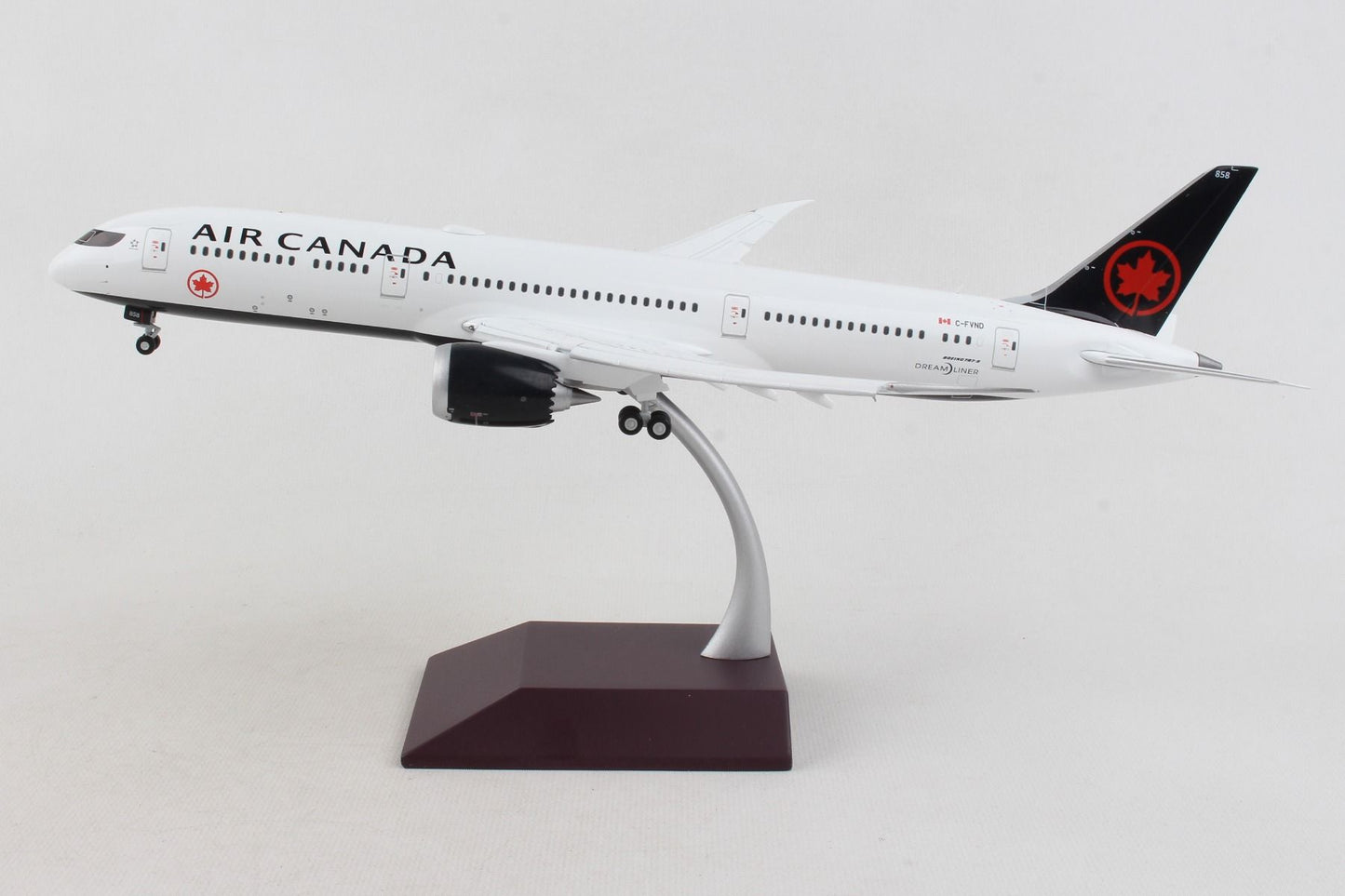 1/200 Air Canada B787-9 Dreamliner (C-FVND) Flap Down