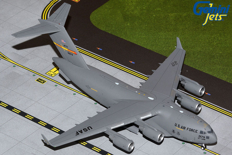 1/200 U.S. Air Force C-17A Globemaster III 00-0179 Altus Air Force Base