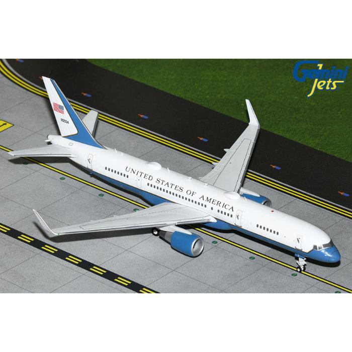 1/200 U.S. Air Force C-32A (B757-200W) 99-0004