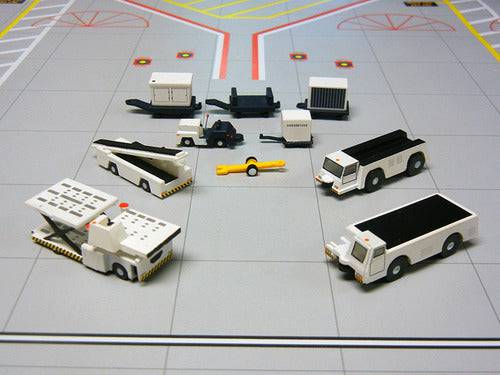 1/200 Airport Service Equipment Set