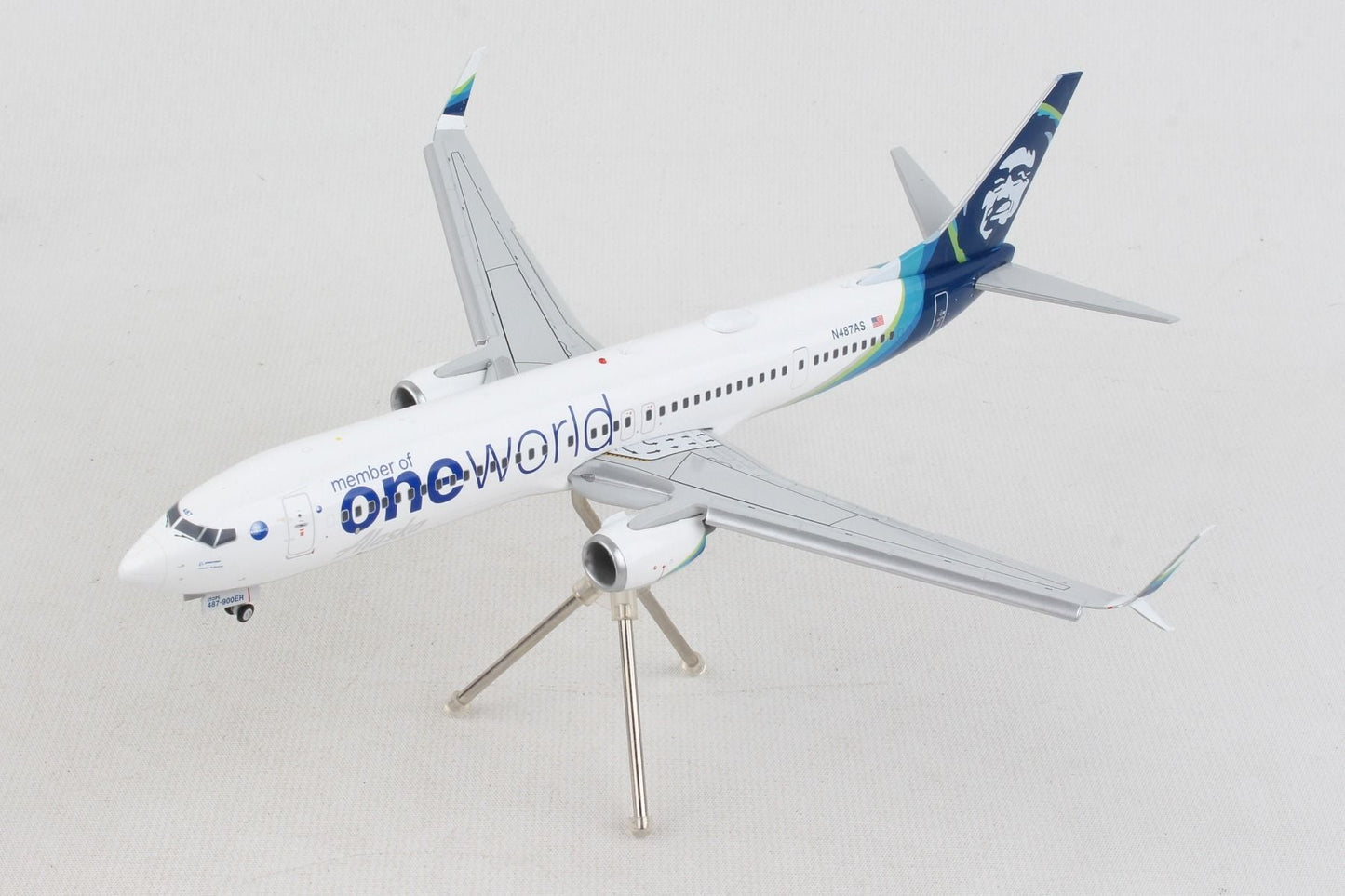 1/200 Alaska Airlines B737-900ER N487AS oneworld livery w/ flaps down