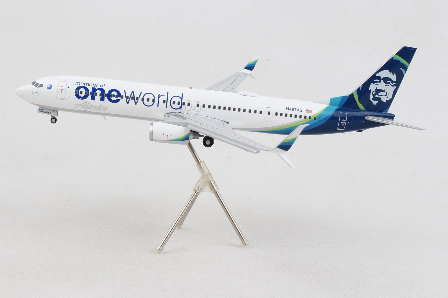 1/200 Alaska Airlines B737-900ER N487AS oneworld livery w/ flaps down