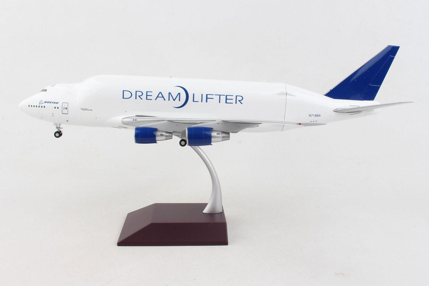 1/200 B747-400LCF Dreamlifter N7188A with Opening Fuselage