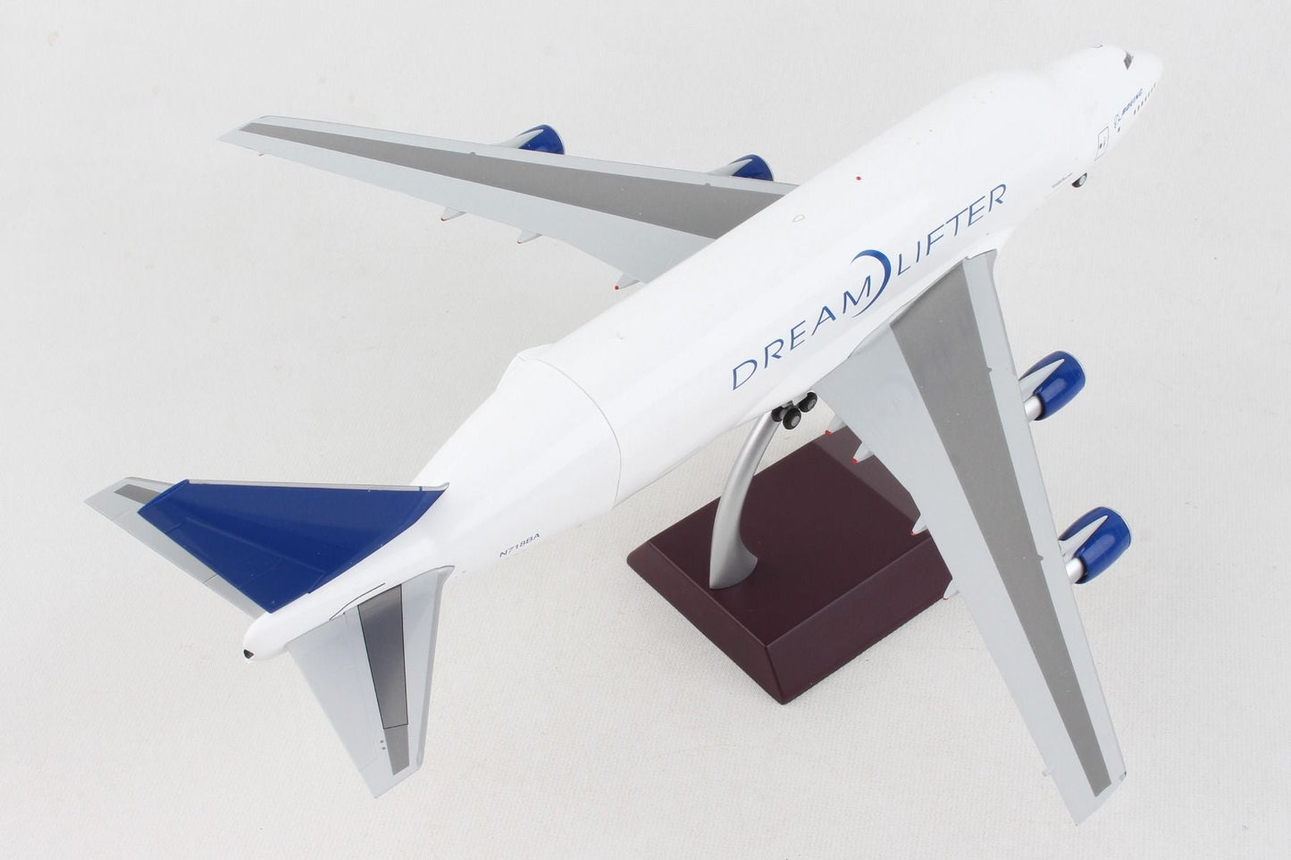 1/200 B747-400LCF Dreamlifter N7188A with Opening Fuselage