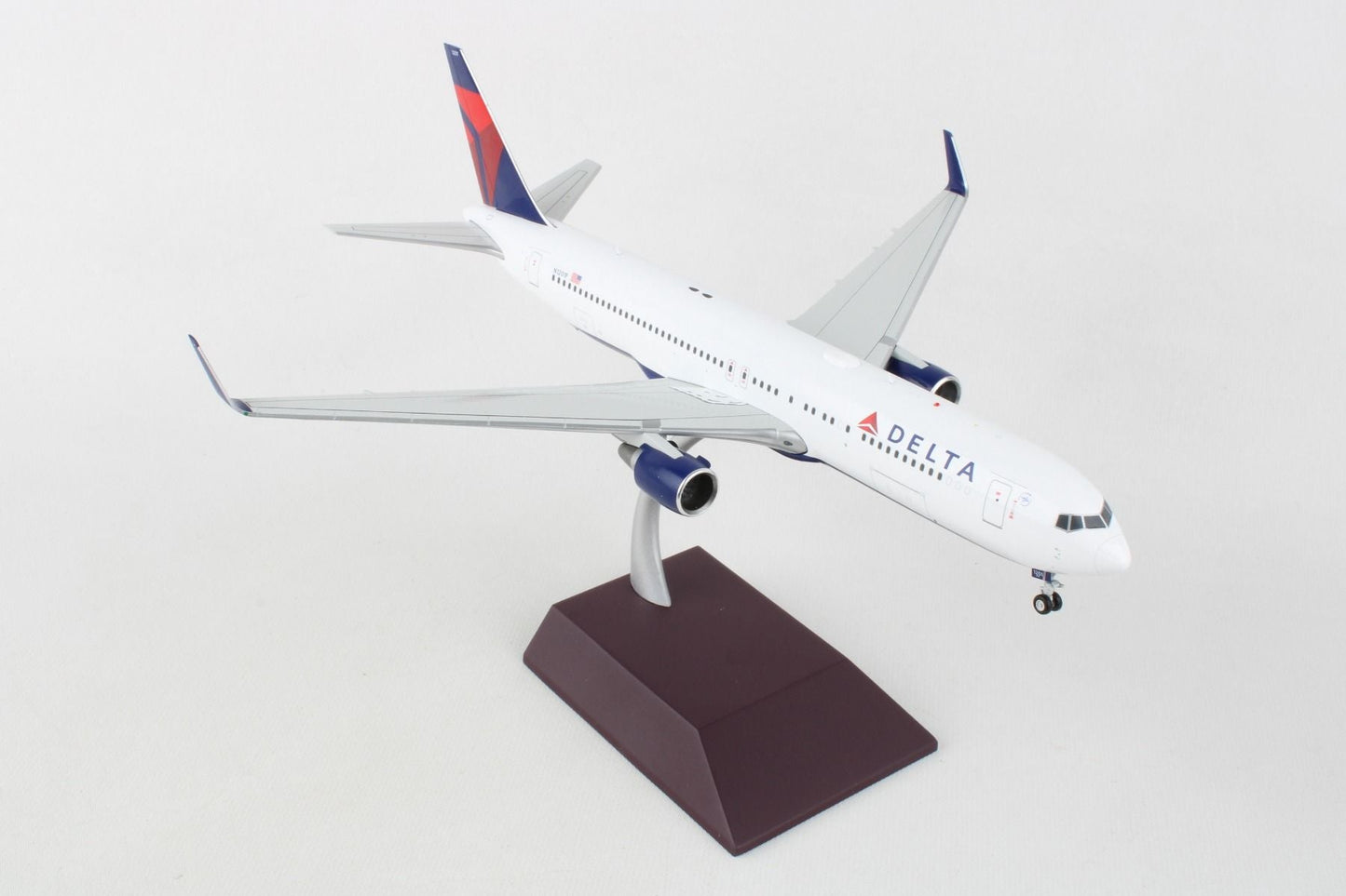 1/200 Delta Air Lines B767-300ER(W) N1201P