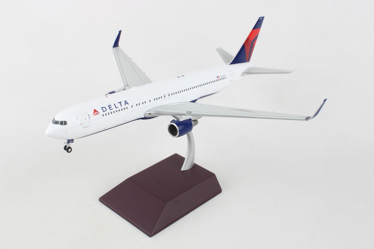 1/200 Delta Air Lines B767-300ER(W) N1201P