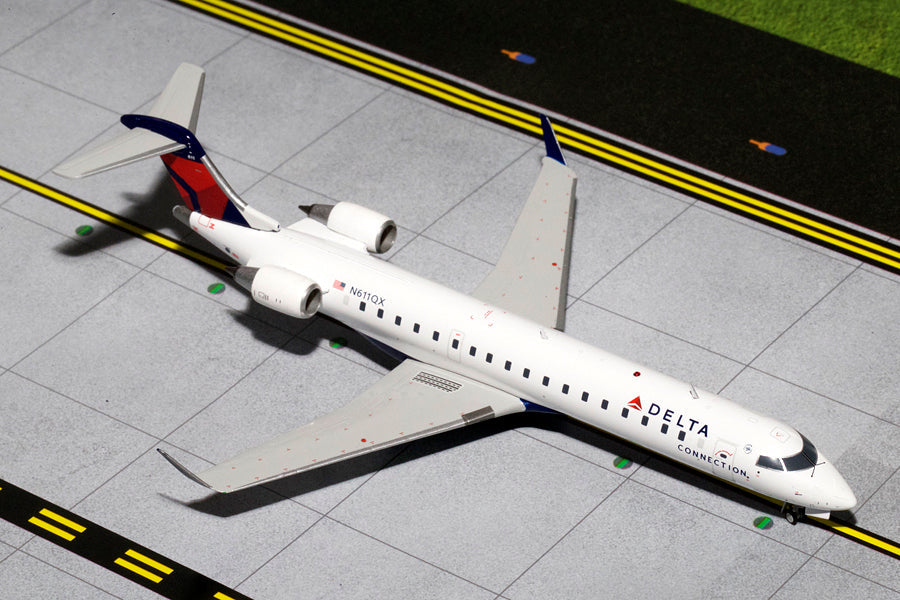 1/200 CRJ-700 Delta Connection N611QX