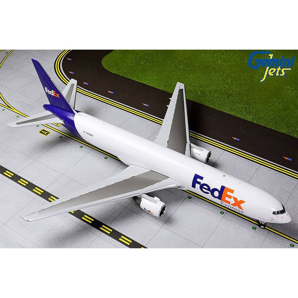 1/200 FEDEX B767-300ER(F) N102FE