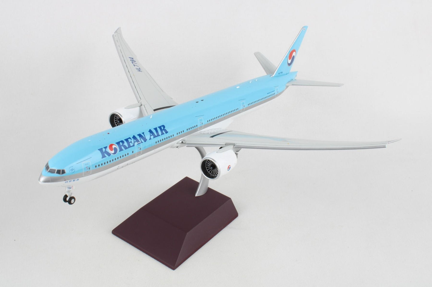 1/200 Korean Air B777-300ER Flaps Down